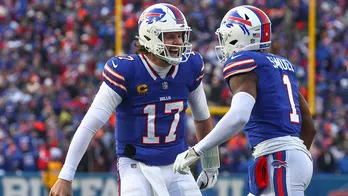 Josh Allen leads Bills to dominant playoff win over Broncos